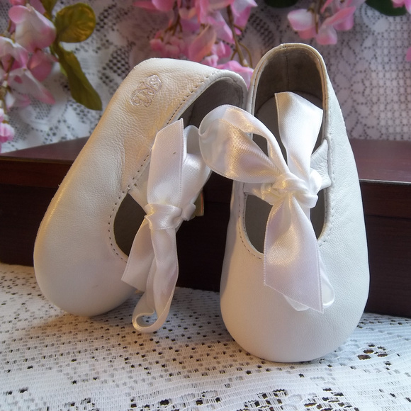 Ralph Lauren Other - Ralph Lauren Layette Lambskin Baby Shoes